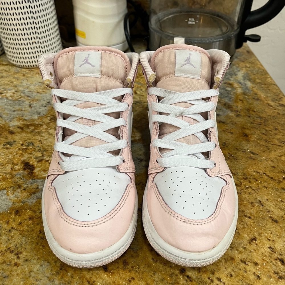 Jordan 1 size 2 - Picture 2 of 9